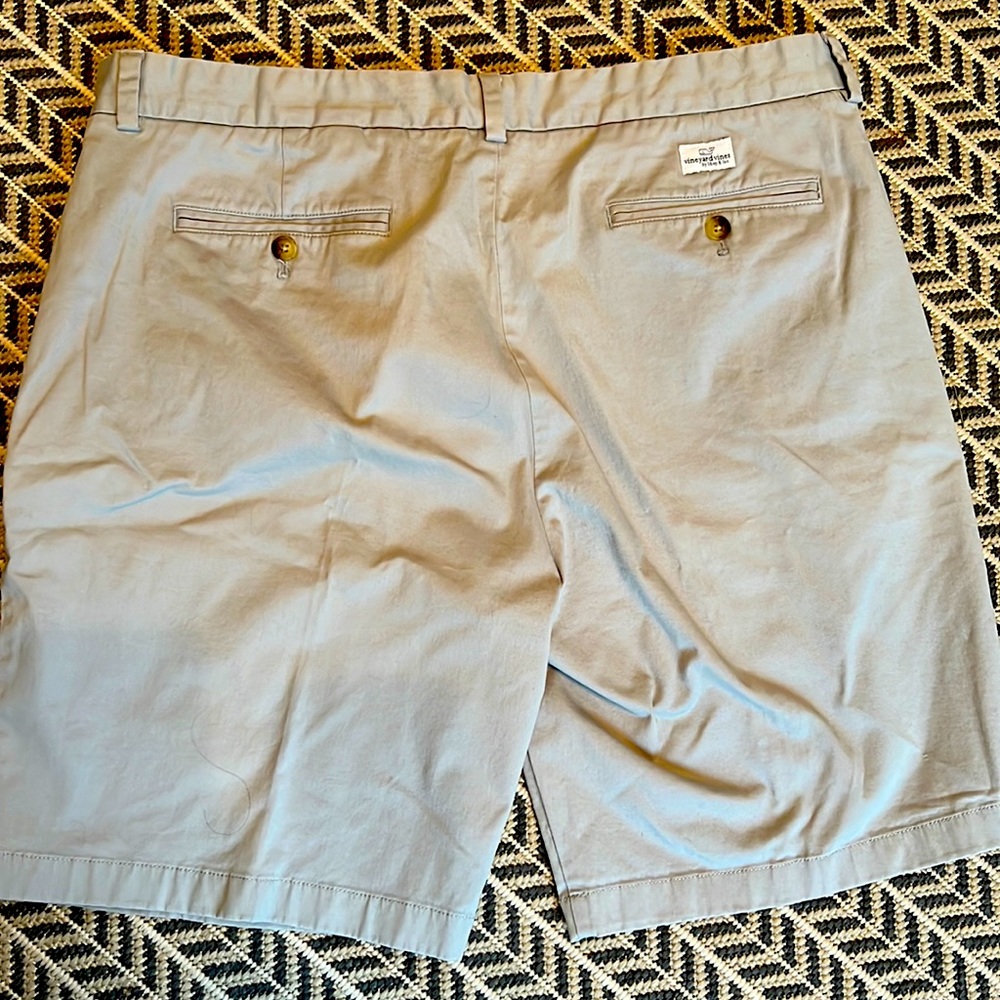 Vineyard Vines flat front shorts